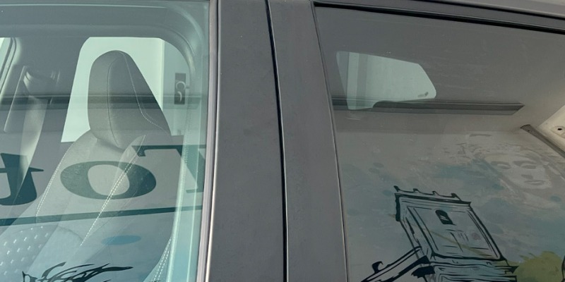 Cómo instalar láminas de control solar en un coche