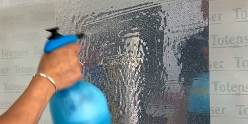 ¿Qué herramientas necesito para instalar láminas de control solar? 