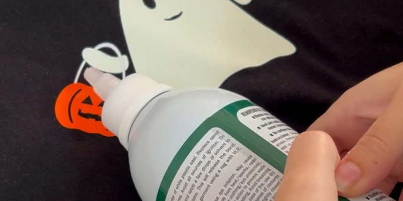 Cómo quitar vinilo textil de una camiseta